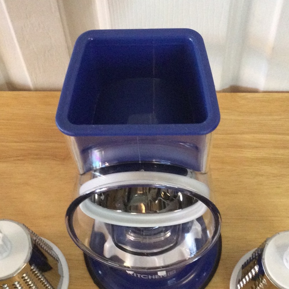 Kitchen HQ Manual Grater - Picture 4 of 12
